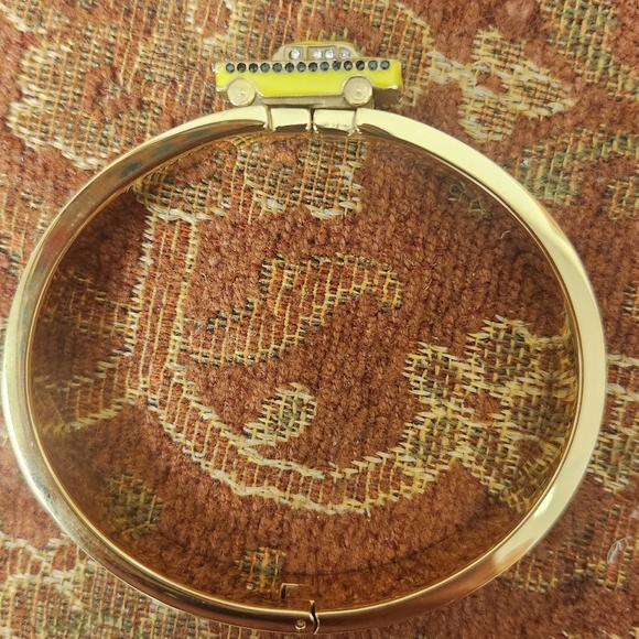 New York Minute Taxi Hinge Bangle - Picture 7 of 7